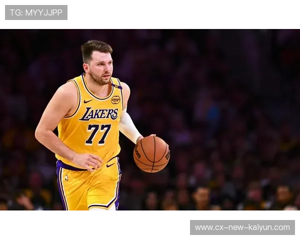 东契奇背身单挑晃开防守再射入,独行侠风向大变 东契奇背身单挑晃开防守再射入,独行侠风向大变